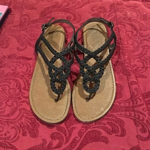 Pre-owned Black wonder nation, size 4 sandals